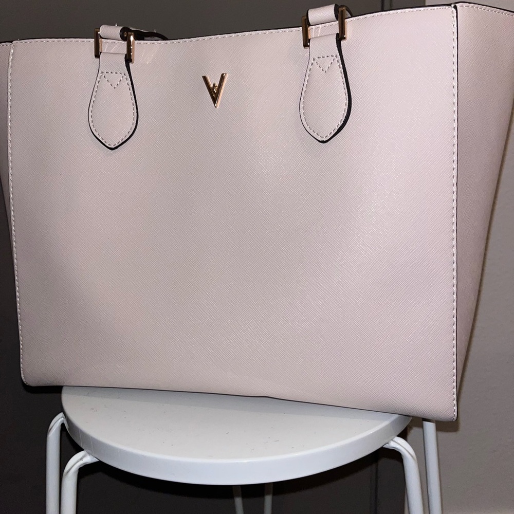 Chic Cream Women's Shoulder Bag